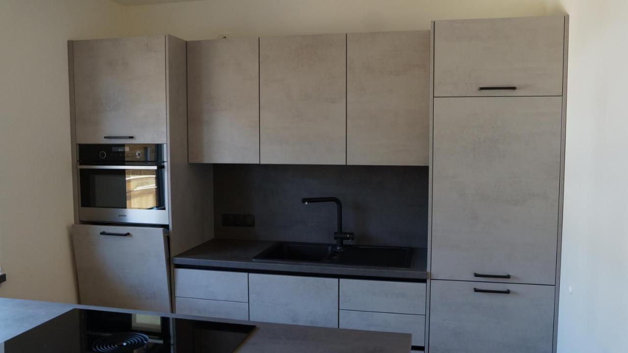 Sun Hill Apartment ชลัดมิง ภายนอก รูปภาพ